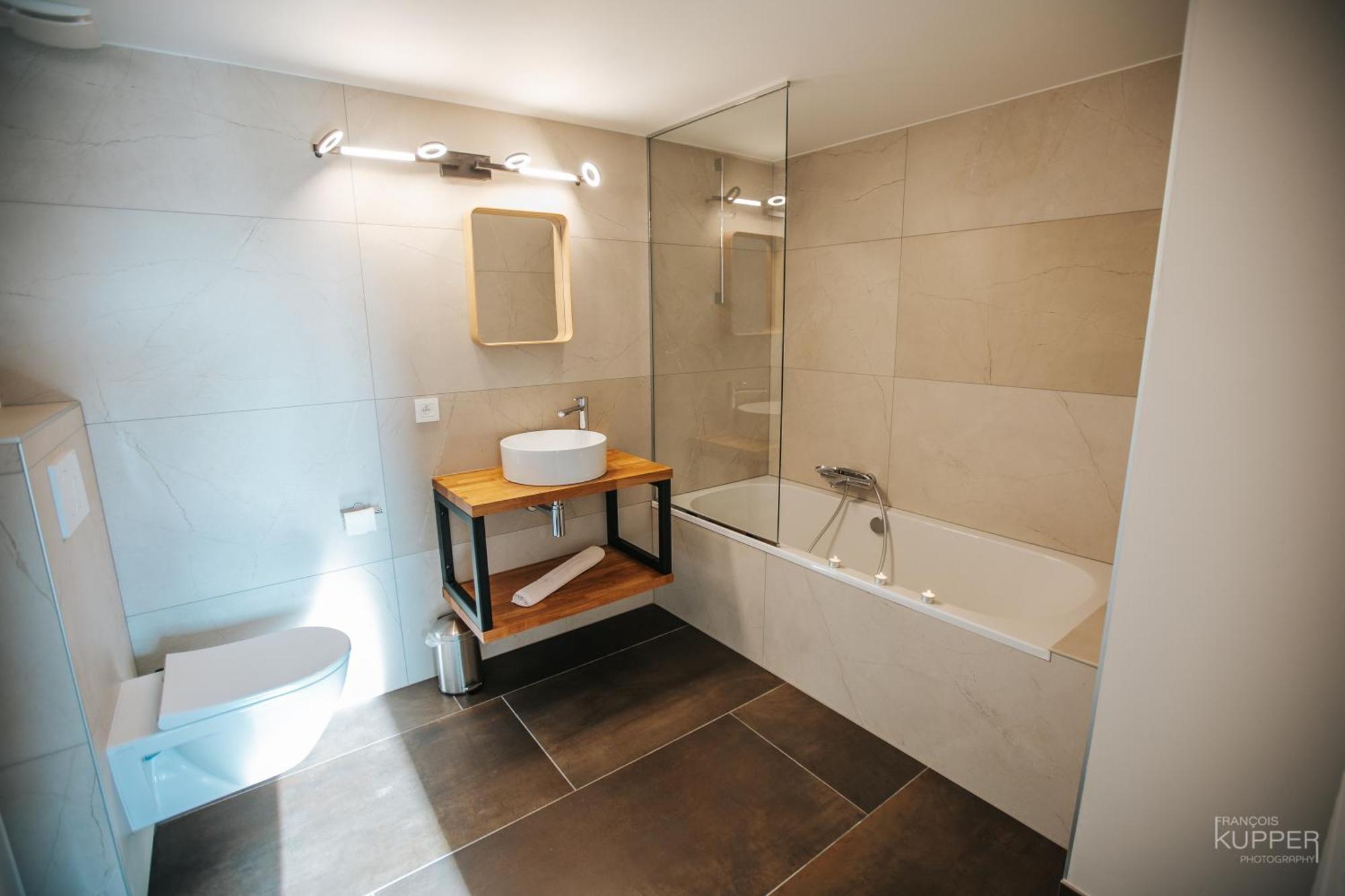 Le Noir Flohay 30 Pers - Malmedy, Vue, Wellnessヴィラ エクステリア 写真